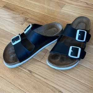 Birkenstock professional Arizona white buckle, black leather sandal
